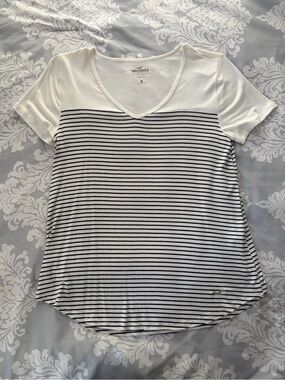 Hollister Women's White Tee with Black Horizontal Stripes
